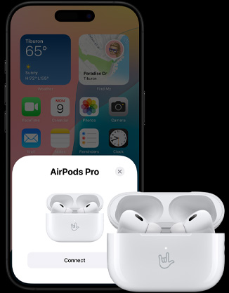 一个内部装有AirPods 4的开放式充电盒，靠近iPhone，显示AirPods4已连接。