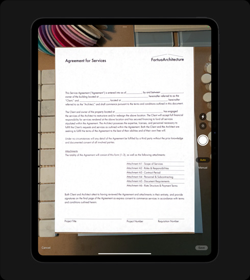 iPad Pro v orientaci na výšku, probíhá skenování dokumentu