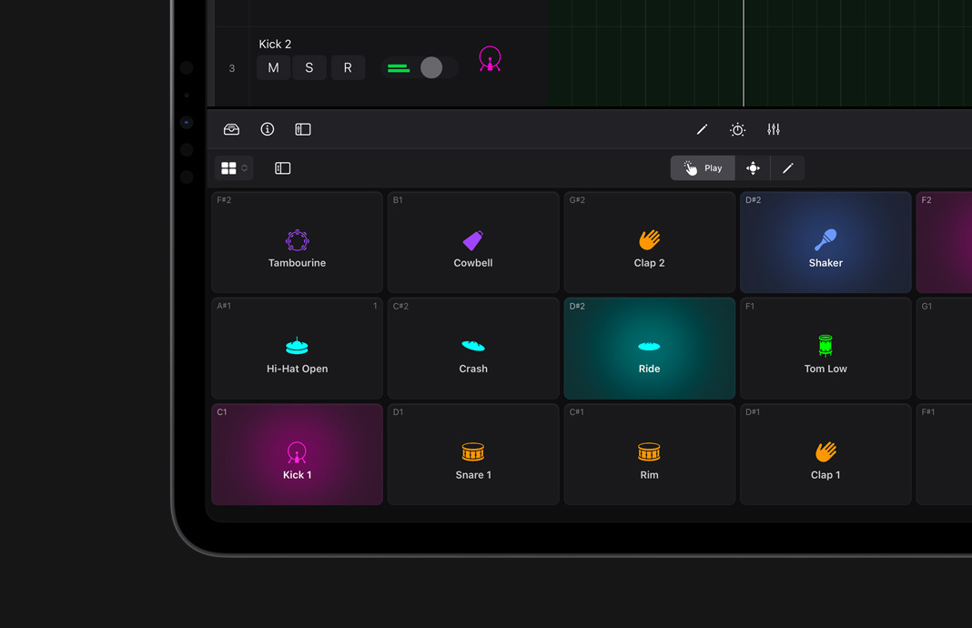 Primer plano en un iPad Pro de un pad de percusión personalizado en Logic Pro para el iPad.