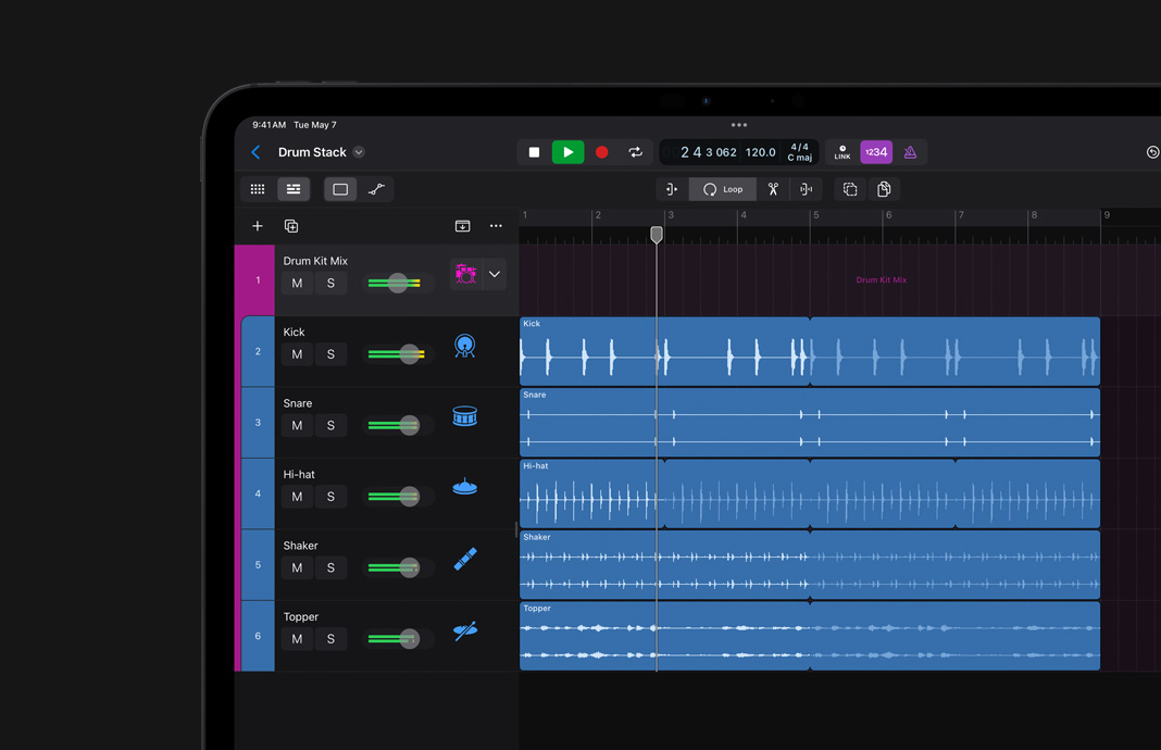 iPad 版 Logic Pro 的用戶介面，展示分組演奏音軌以整齊堆疊的方式整合在一起。