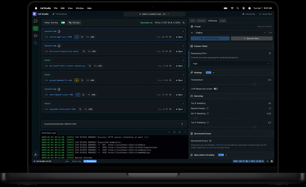 Schermata di MacBook Pro con LM Studio