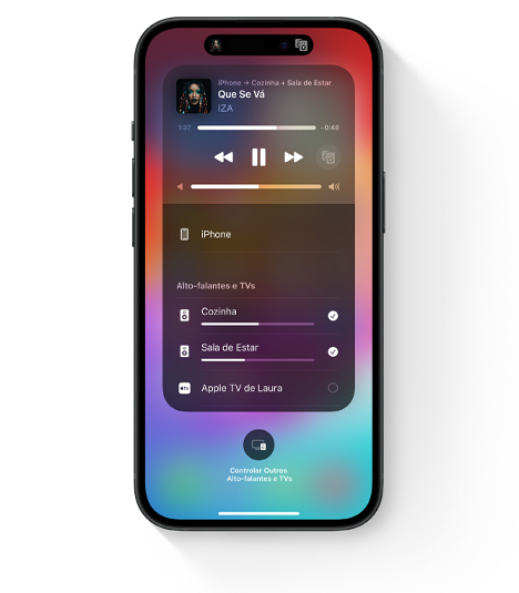 iPhone mostrando a interface do AirPlay com áudio em vários cômodos.