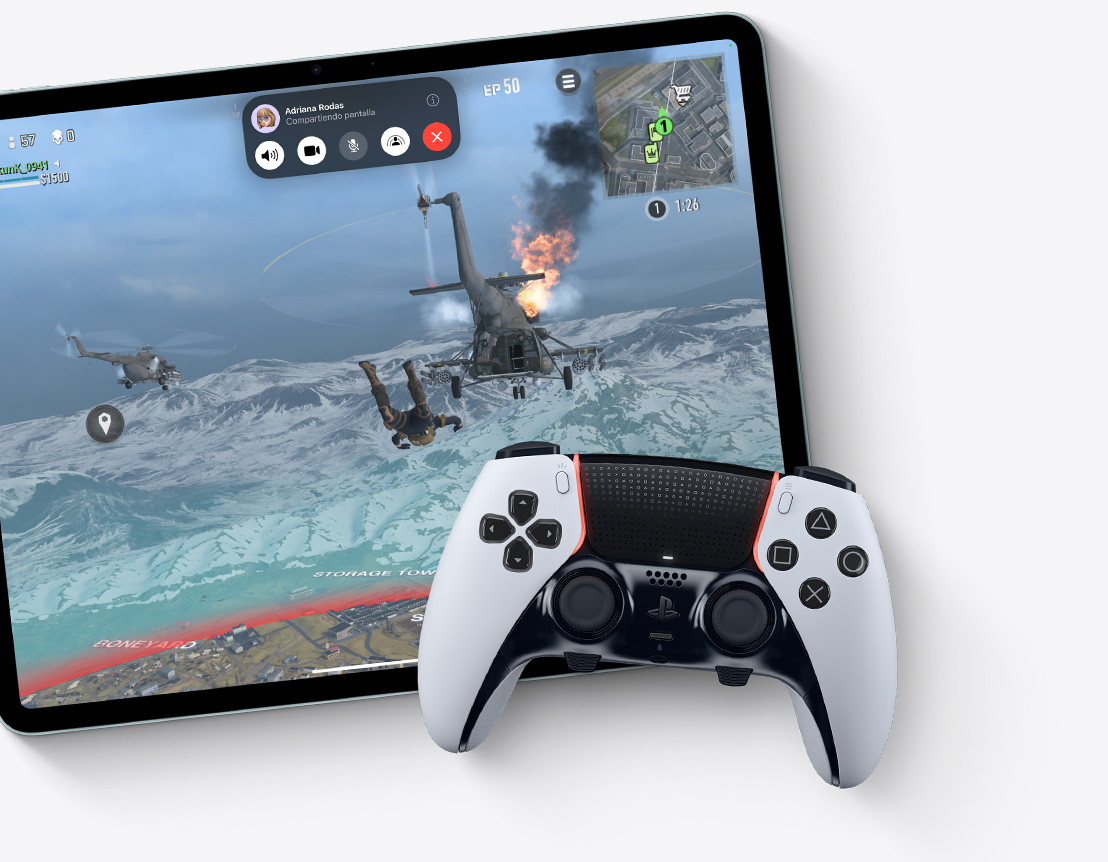 Imagen de un iPad Air que muestra el juego "Call of Duty: Warzone" con un control externo sobre el dispositivo.