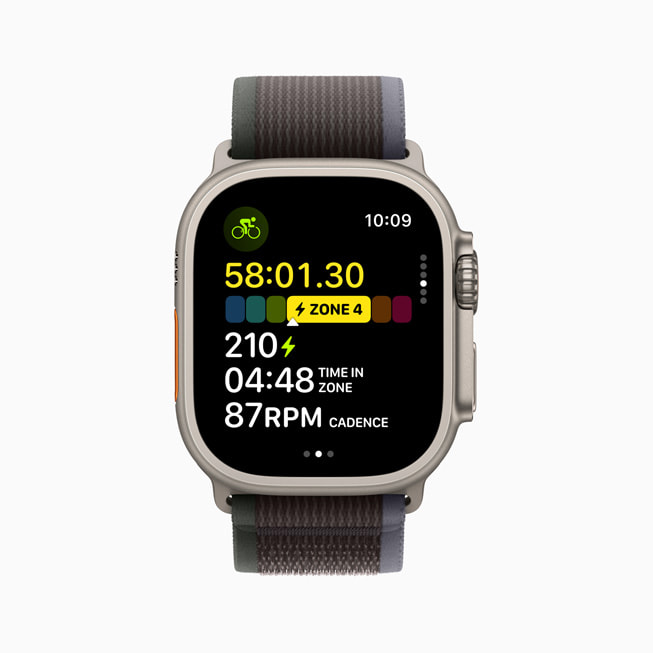 Die Apple Watch Ultra 2 zeigt Werte für ein Radfahrtraining an.