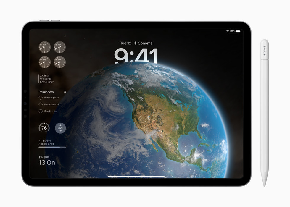 iPadOS 17 上的全新「鎖定畫面」。