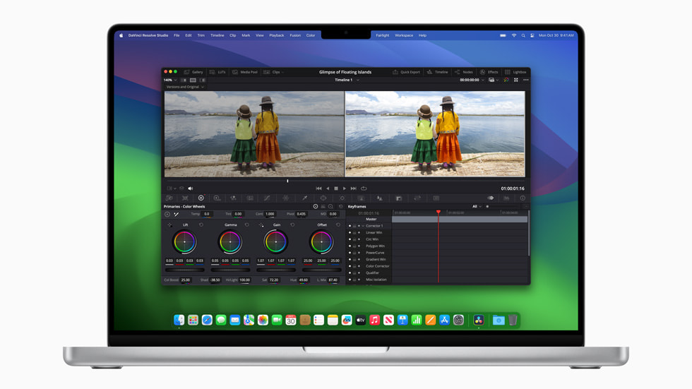MacBook Pro baru dengan M3 Max menampilkan alur kerja Blackmagic DaVinci Resolve Studio.