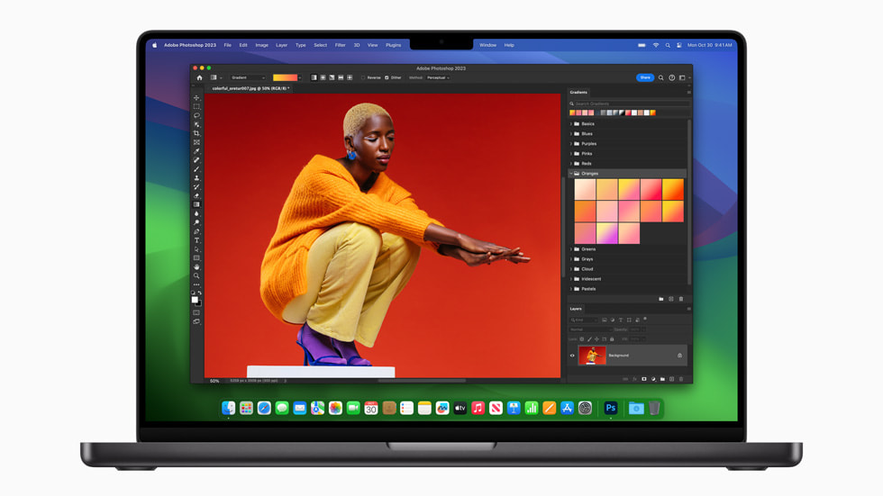 Adobe Photoshopのワークフローが表示された新しいM3 Pro搭載のMacBook Pro。