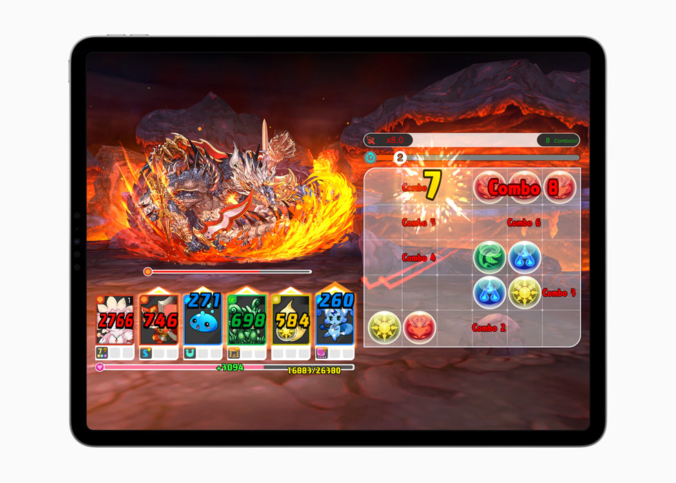 Puzzles & Dragons 게임 플레이를 보여주는 iPad.