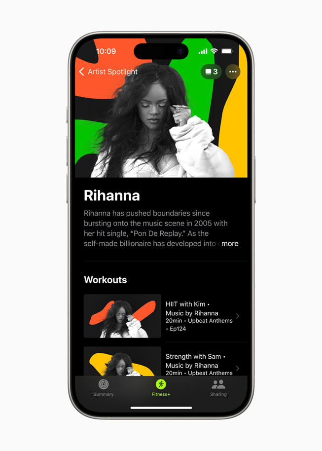 Un entrenamiento de Artista en Detalle de Apple Fitness+ con música de Rihanna en un iPhone.