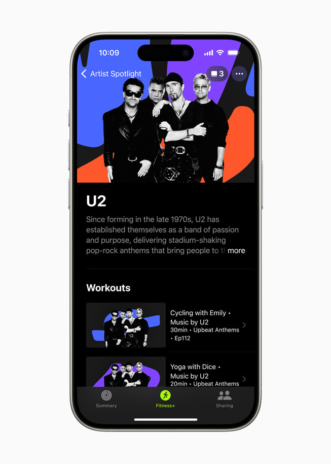 Un entrenamiento de Artista en Detalle de Apple Fitness+ con música de U2 en un iPhone.