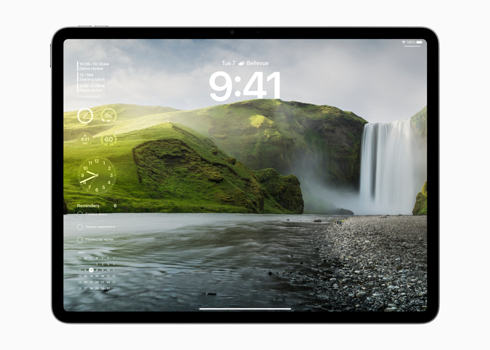 鎖定畫面與小工具顯示在新款 iPad Air 上。