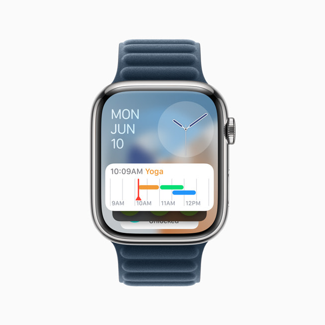 S9 çipli Apple Watch’ta Akıllı Gruplama ile etkinleştirilen Takvim gösteriliyor.