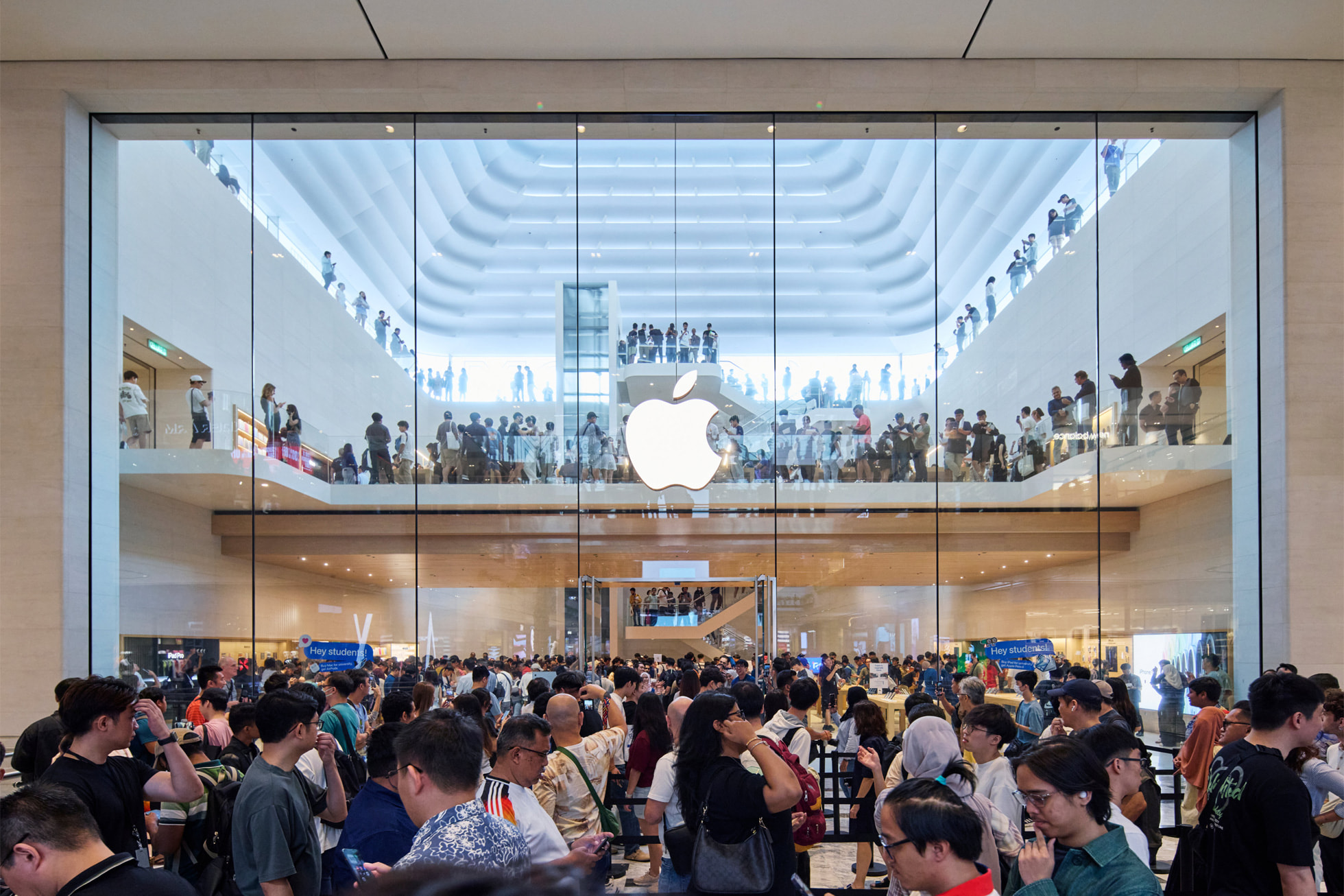 apple tour kuala lumpur