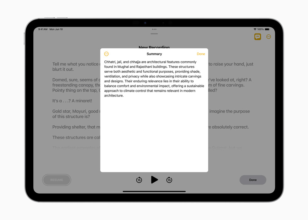 Un iPad Pro muestra la capacidad de generar un resumen a partir de una grabación de audio.