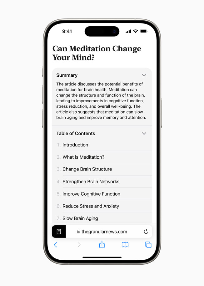 Un iPhone 15 Pro affiche un article intitulé « Can Meditation Change Your Mind » avec un résumé et une table des matières.
