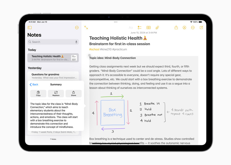 Un iPad Pro affiche des notes intitulées « Enseigner la santé holistique » avec un encadré sur le côté qui en résume les informations importantes en un paragraphe. 