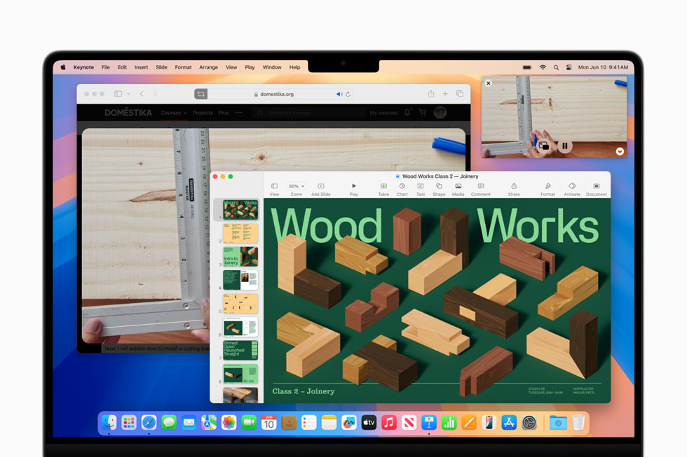 على جهاز MacBook Pro الخاص بالمستخدم، يُبرز العارض مقطع فيديو عن الأعمال الخشبية من خلال عرضه في المقدمة والوسط.