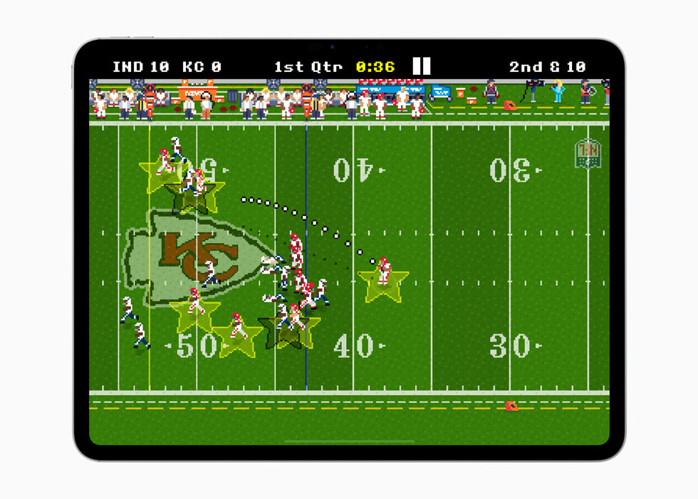 Gameplay in Retro Bowl '25.