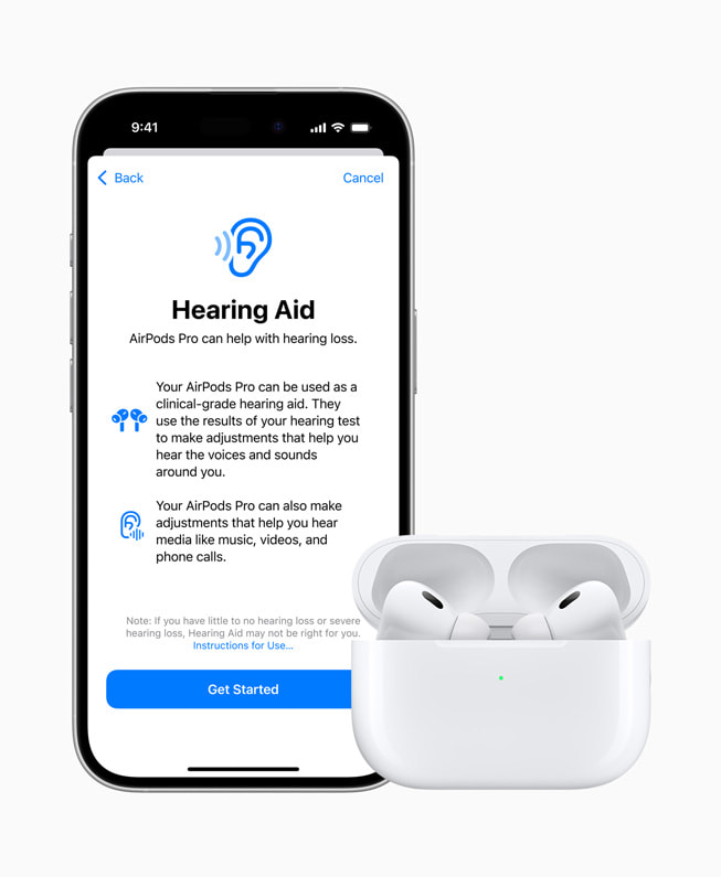 Un iPhone 16 Pro accompagné d’AirPods Pro affiche la fonctionnalité Appareil auditif.