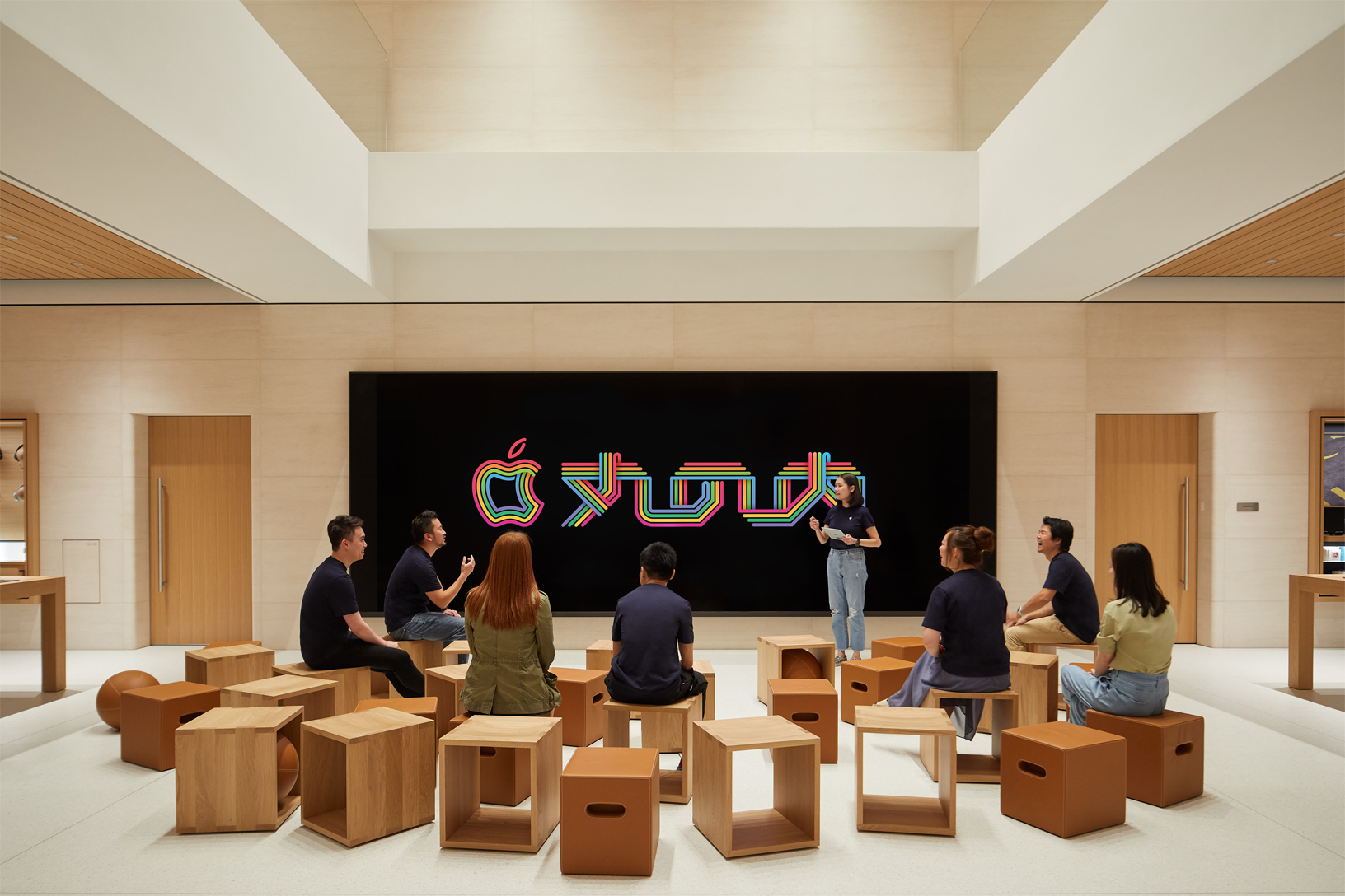 Apple Apple 丸の内 の店内画像を公開 同時に福岡の移転も発表 Purudo Net