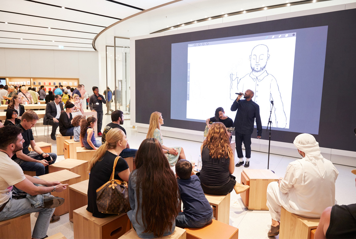 Apple store dubai mall. Apple Store Dubai. Как выглядят продавцы в эпл стор в Дубаях.