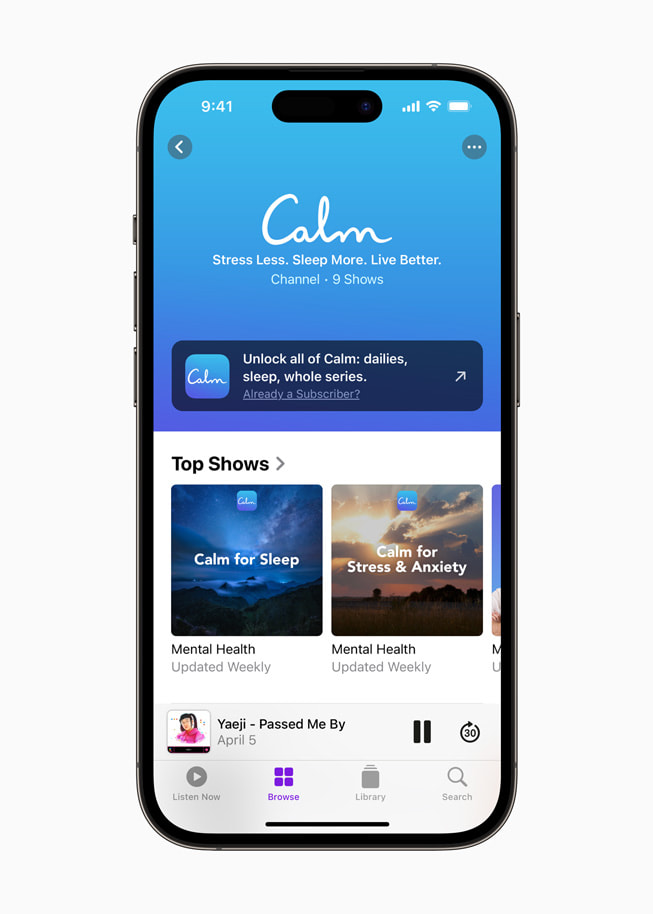 在 iPhone 14 Pro 上展示《Calm》app 中的熱門節目。