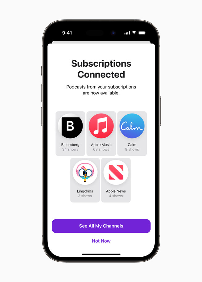 iPhone 14 Pro hiển thị các podcast có sẵn từ nhiều gói đăng ký đã kết nối.