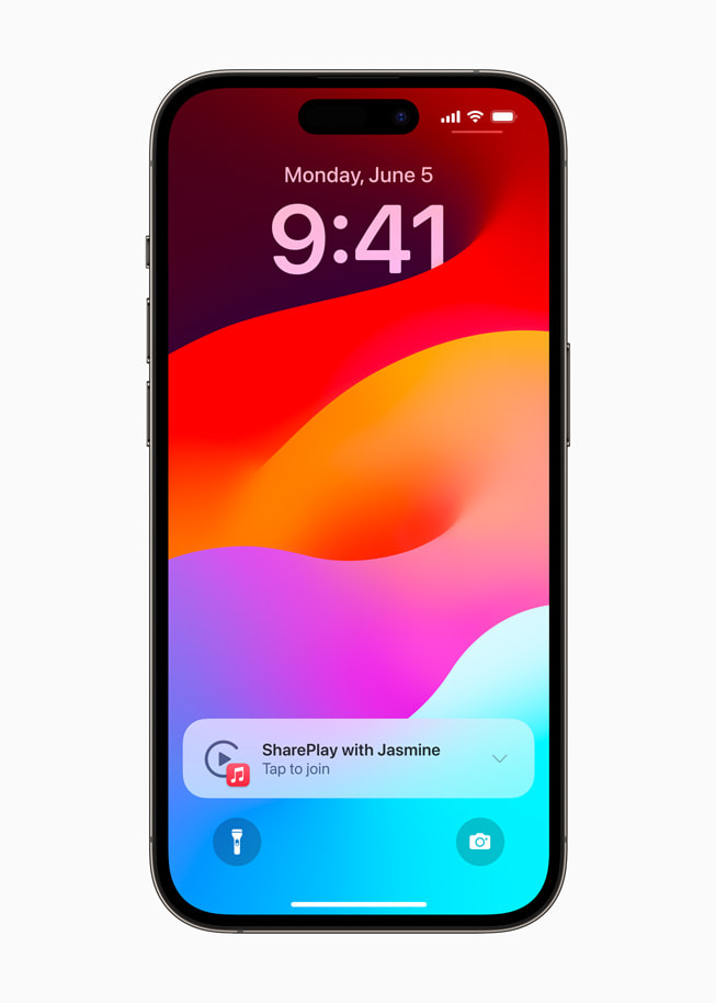 Un iPhone 14 Pro muestra una notificación de SharePlay de Jasmine que dice: "Toca para Unirte".