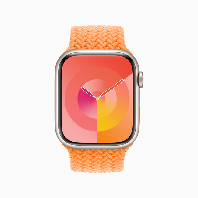 在 Apple Watch Series 8 上展示金盞黃色的全新「Palette」錶面。