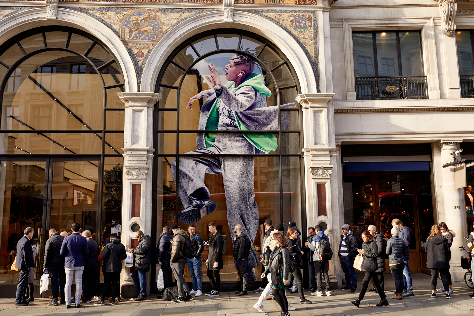 Apple street. Эппл стрит 12 это. The Apple Store on Regent Street. Gigant Digital Performance Street Apple Lighting. Apple Street view competitor.