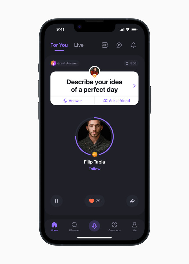 La app Wisdom muestra un mensaje de conversación que dice "Describe cómo sería tu día perfecto".