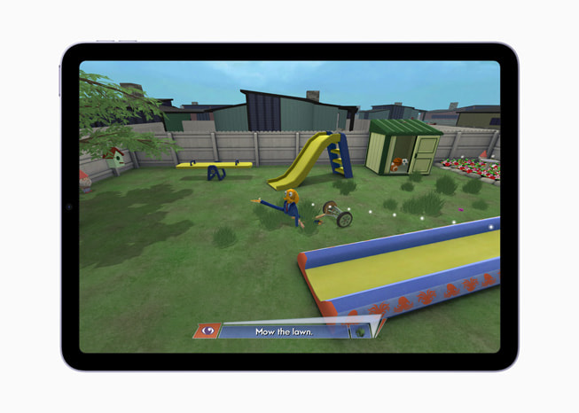 Một ảnh tĩnh từ trò chơi Octodad: Dadliest Catch+ với Octodad đang cắt cỏ ở sân sau trên iPad Air.