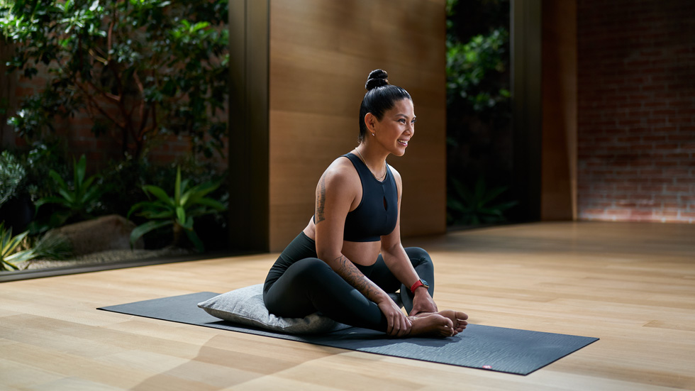 Apple Fitness+ introduces new workouts, trainers, and Time to Walk guest -  Apple (CA)