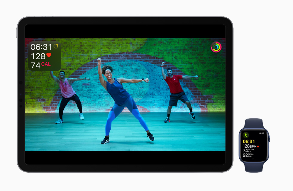https://www.apple.com/newsroom/images/product/apple-fitness-plus/Apple_ipadpro-applewatch-fitnessplus-dance-workout_12142020_big.jpg.large.jpg