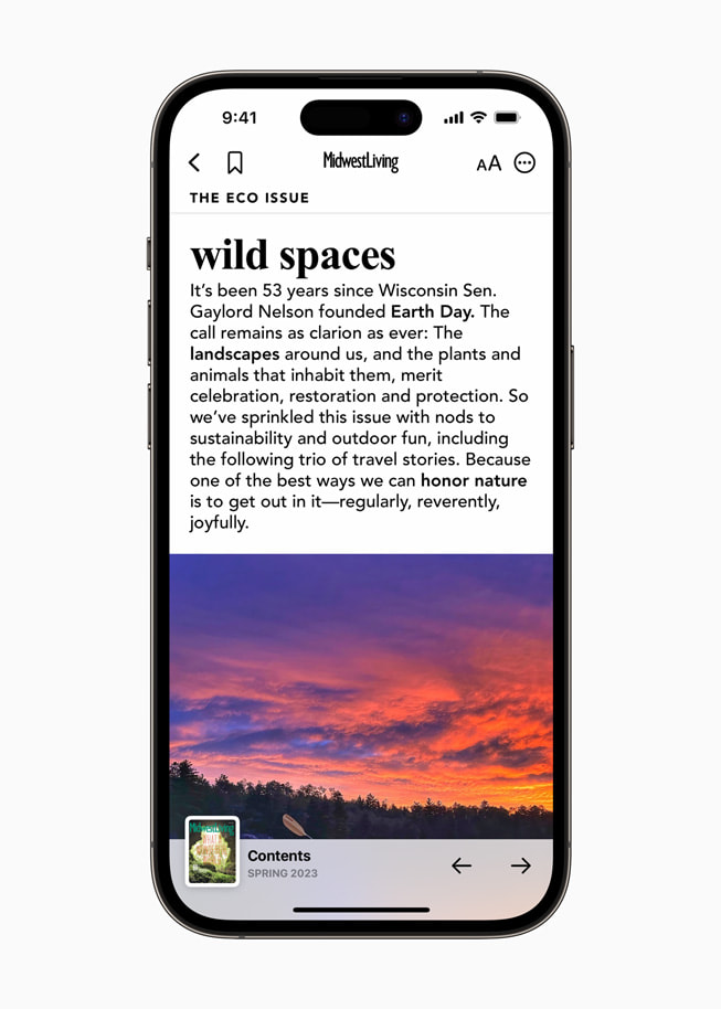 De Eco-editie van Midwest Living in Apple News met de tekst ‘Wild Spaces’ en een afbeelding van iemand in een kajak op een rivier met op de achtergrond de ondergaande zon.