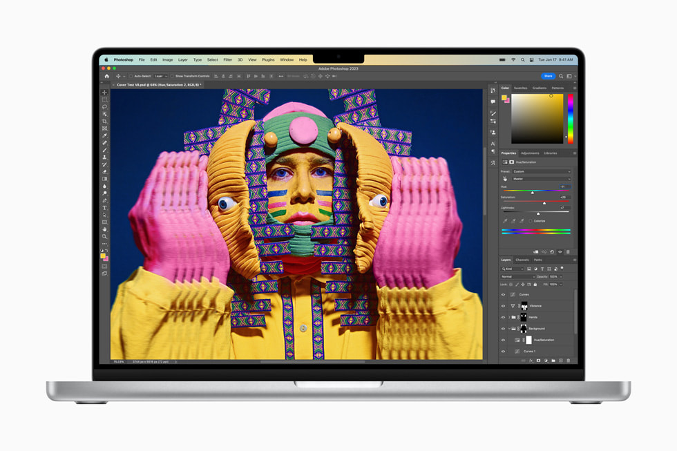 Adobe Photoshop을 보여주는 M2 Pro 탑재 MacBook Pro.