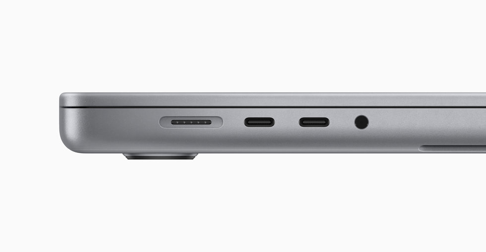 MagSafe 3, Thunderbolt 4, 헤드폰 잭을 보여주는 MacBook Pro.