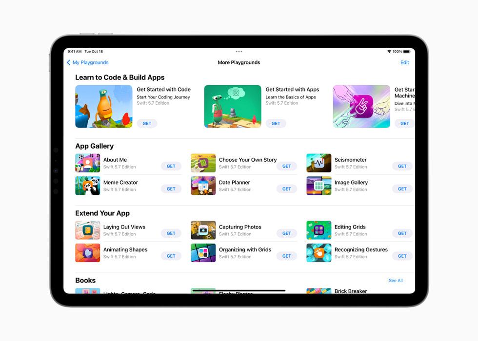 Un iPad affiche divers playgrounds dans Swift Playgrounds.
