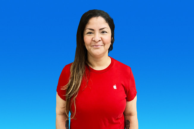 L’employée Apple Store Sandra Maranhão.