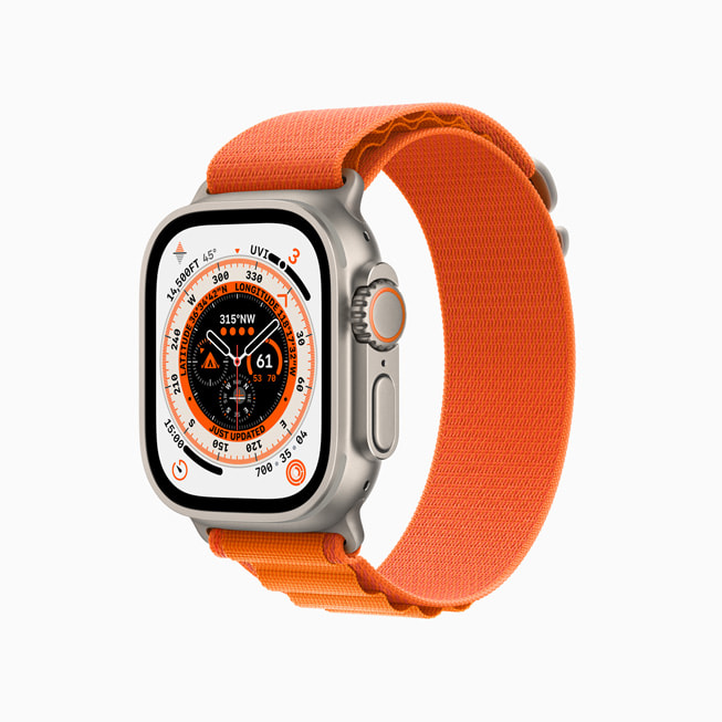 Apple Watch Ultra med Alpine Loop i oransje.