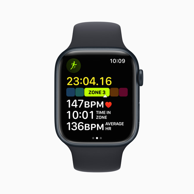 The new Heart Rate Zone feature in the Workout app displayed on Apple Watch Series 8.