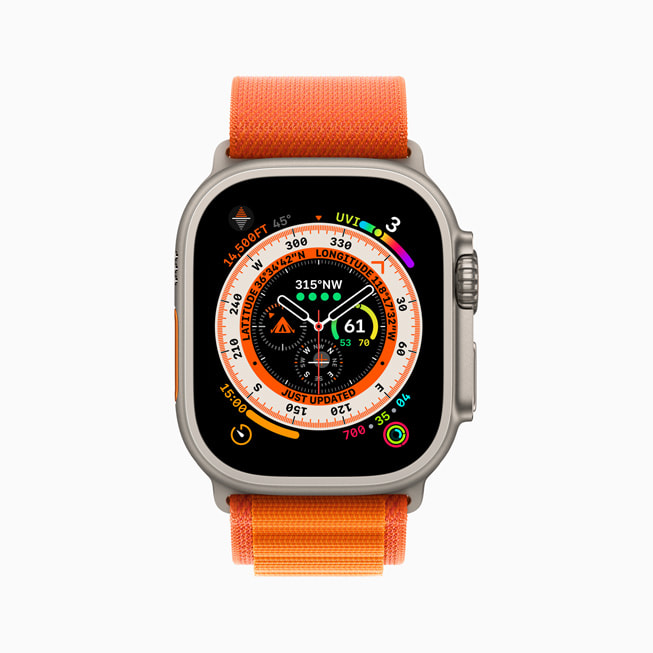 Se muestra el Apple Watch Ultra con una correa Alpine naranja y la carátula Orientación.