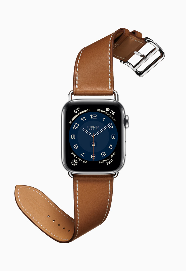 Apple Watch Hermès with the new Attelage Single Tour band.