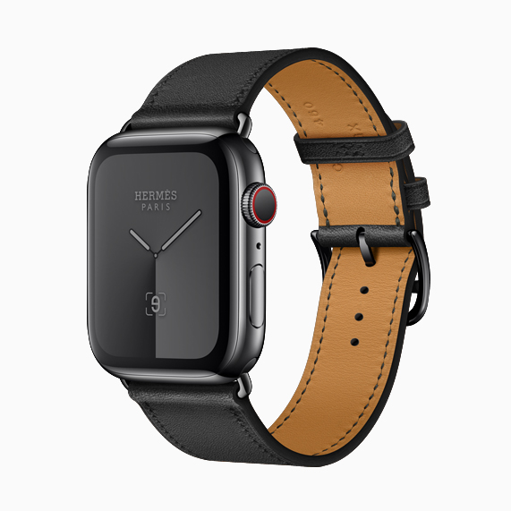Apple Watch Hermès 搭配全新的全黑款錶帶。
