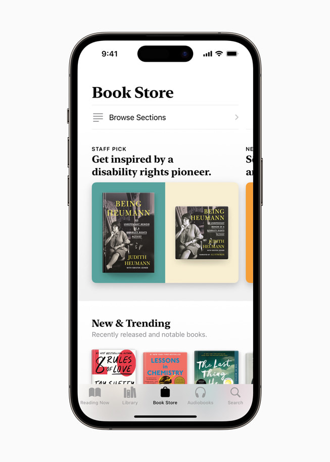 Se muestra la app Apple Books en un iPhone 14 Pro.