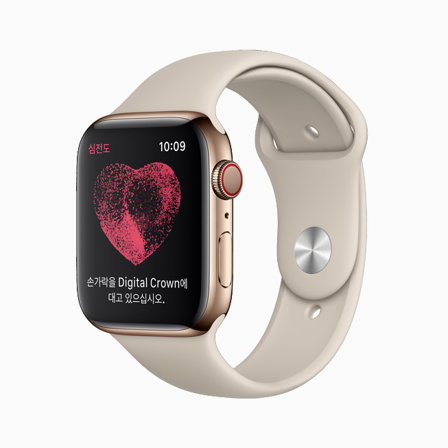 iPhone과 Apple Watch에서 정상박동(Sinus Rhythm)을 표시하고 있는 심전도(ECG) 앱.