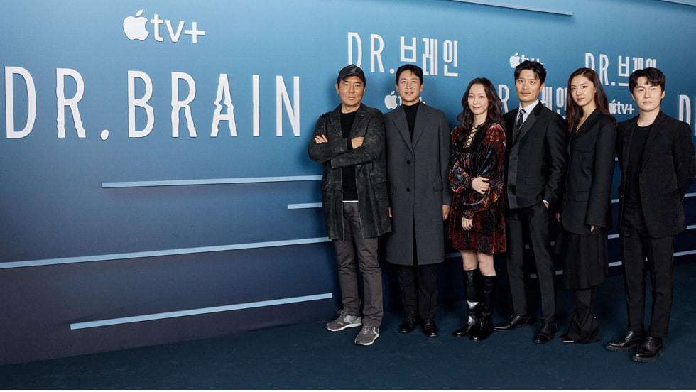 KIM Jee-woon, LEE Sun-kyun, LEE You-young, PARK Hee-soon, SEO Ji-hye and LEE Jae-won at the “Dr. Brain” photocall