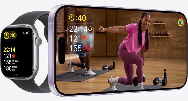 App Apple Fitness+ no iPhone a mostrar um treino com métricas de exercícios sincronizadas apresentadas no Apple Watch