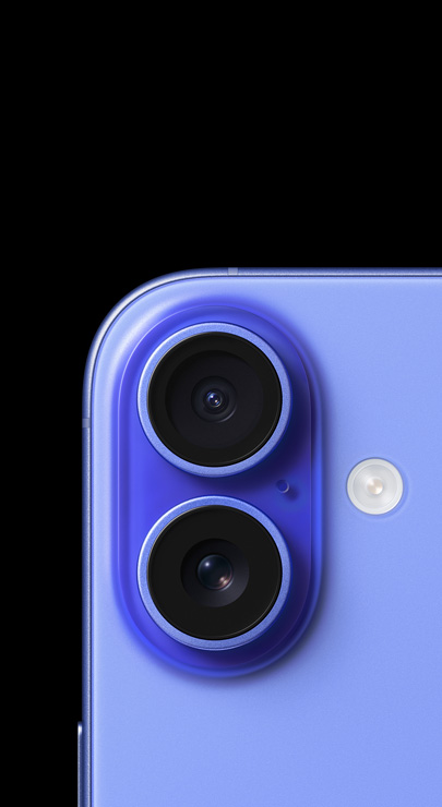 Canto esquerdo de um iPhone em ultramarino com duas lentes de câmaras dispostas na vertical na parte de trás do telefone