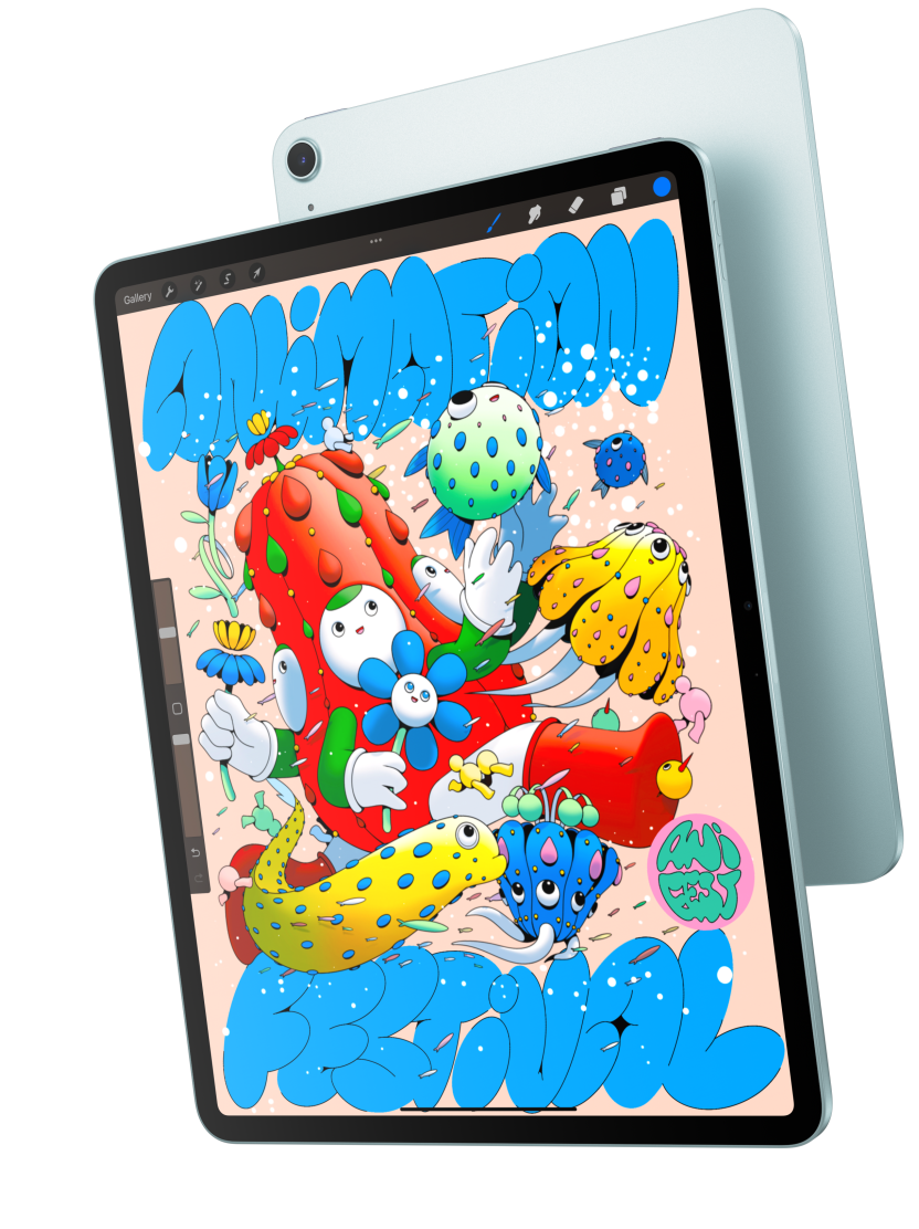 Vỏ ngoài mặt trước của iPad Air hiển thị phiên bản 13 inch đang chạy ứng dụng Procreate và nằm chồng lên vỏ ngoài mặt sau của iPad Air màu xanh dương